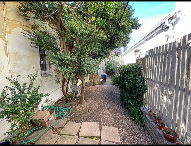 300M² BUILDING FOR SALE IN TAMBOERSKLOOF